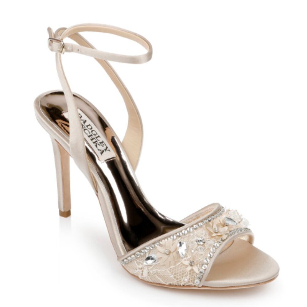 Badgley Mischka Tazana Stiletto Heeled Bridal Sandal in Pearl Nude Size 8